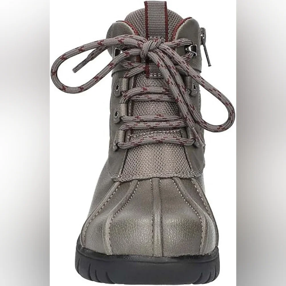 Easy Street Stormy Womens Boot 9 M Gray Pebble/Nylon